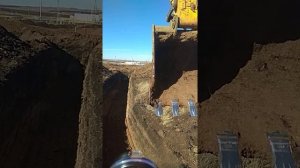 Как делать откосы на экскаваторе один из вариантов Копка траншеи откосы на экскаваторе Hyundai 210