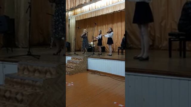 Брагина Мария, Ховрякова Ксения, Киреева Ирина Д. Темкин "Зеленые листья июньских лесов" смотреть онлайн