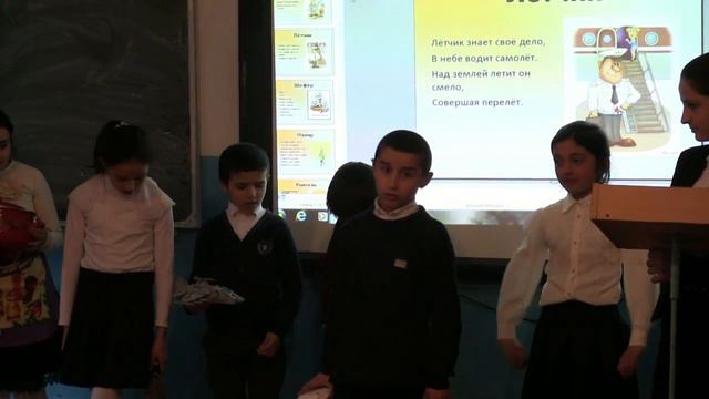 Открытый классный час в Зубанчинской СОШ им. Амира Гази провели ученицы 8-го класса. смотреть онлайн