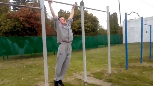 Вызов! Подтягивания на турнике. Выход силой на две. смотреть онлайн