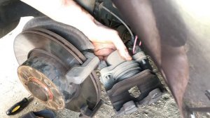 СТУЧАТ ТОРМОЗА - КОЛОДКИ И СУППОРТА РЕШЕНИЕ BMW 3 E90 Е60 Е70 87