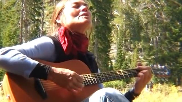 Montana Rose - By the Campfire 3.mov смотреть онлайн