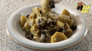 Запеченная в духовке картошка с грибами (шампиньонами) и сливками