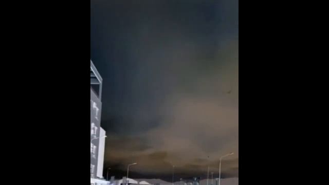 В Сочи после удара молнии появился сверхбыстрый НЛО смотреть онлайн