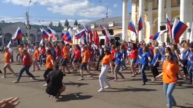 Флешмоб 'ДАЙ ПЯТЬ' Молодежный межнациональный форум 'ПАТРИОТ-2015' смотреть онлайн