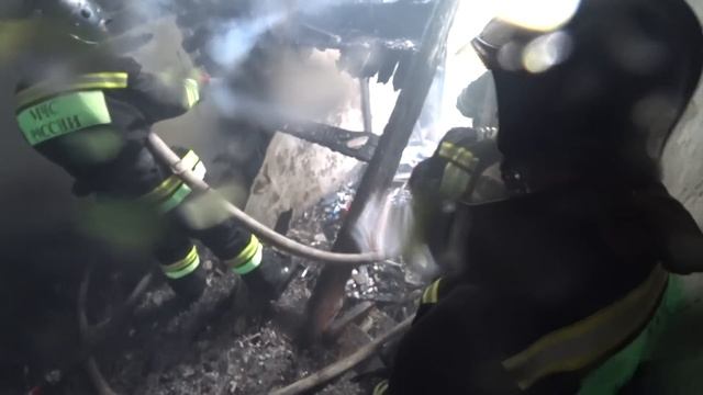 С пожара на пожар. Пожарные спасли человека смотреть онлайн