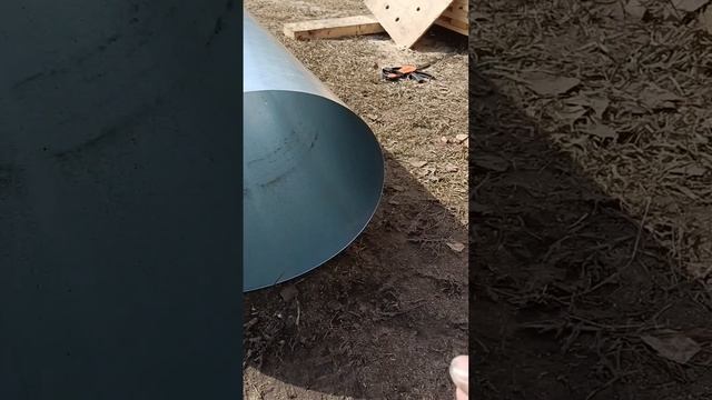 Как сделать обсадную трубу для сваи из оцинкованного листа? смотреть онлайн