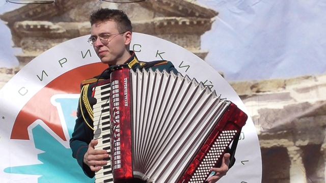 Александр Царьков, аккордеонист, "Попурри".MP4 смотреть онлайн