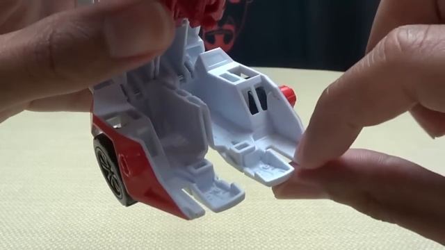 Generations Combiner Wars Deluxe FIRST AID: EmGo's Transformers Reviews N' Stuff смотреть онлайн