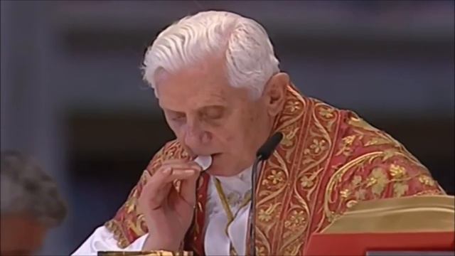 Mons. Marini receiving communion смотреть онлайн