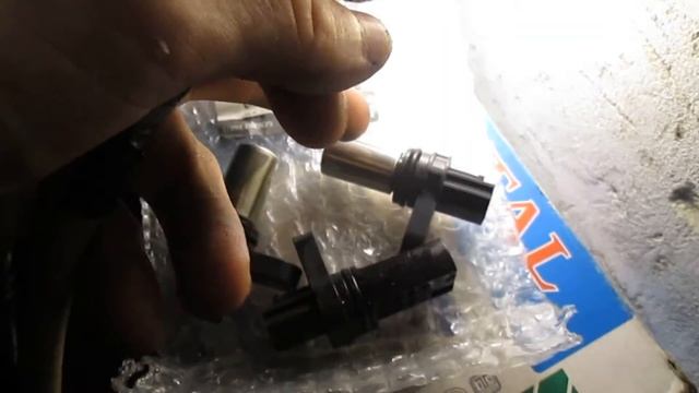 Замена датчика распредвала коленвала на Nissan X-Trail T30 устранение ошибки Р0011