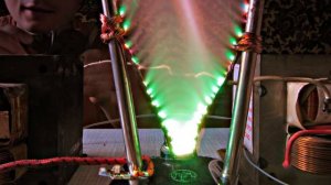 ✅Высоковольтный эксперимент с микроволновкой. Лестница Иакова