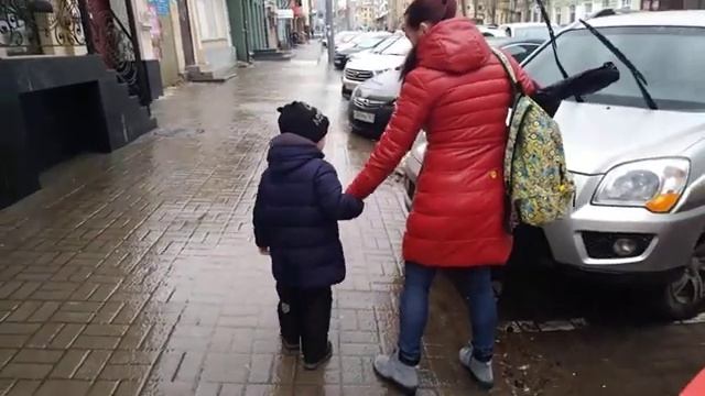 Гололед в Ростове-на-Дону. Пешеходы как на ледовом катке смотреть онлайн