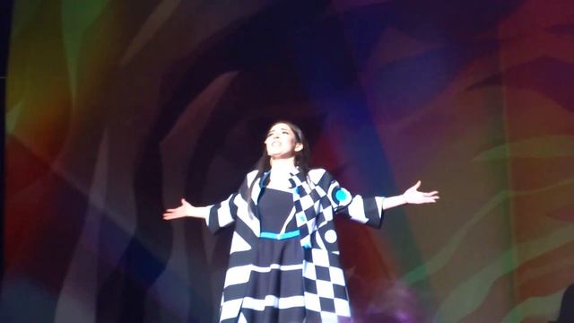 Алиса и страна чудес. Вниз по дороге. Александра Каспарова. 11.06.2022, вечер смотреть онлайн