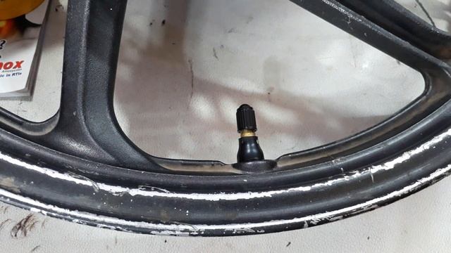 How To Install Tubeless Valve in Rim. смотреть онлайн