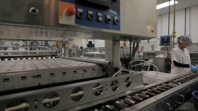 Как делают мороженое на палочке смотреть онлайн