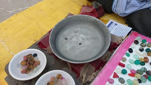 Вот таких магов можно встретить у Кусум Саровары