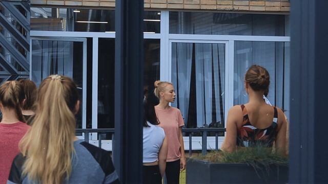 ЙОГА НА ВЕРАНДЕ!! ЛУЧШИЕ ПРАКТИКИ С ПРИРОДОЙ смотреть онлайн