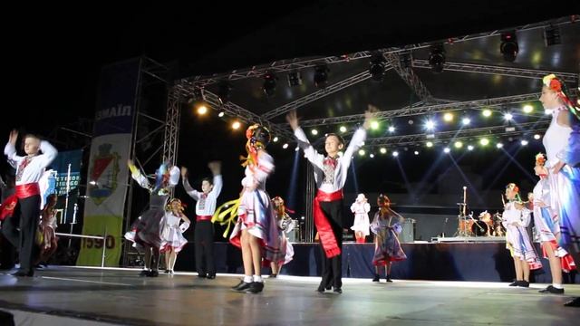 Аліна Сухарєва и "Конфетти" - Україна-вишиванка смотреть онлайн