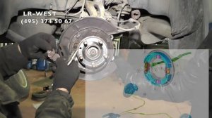 Замена задних тормозных колодок и дисков на Ленд Ровер Фрилендер 2