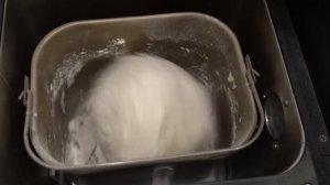 замес теста в хлебопечке Gorenje BM900ND