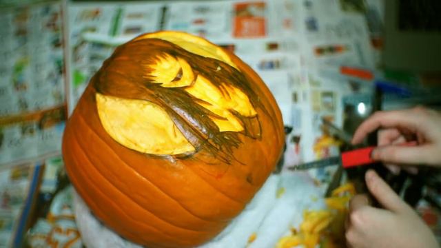 Carving Elvira, Mistress of the Dark // Rad Portraits with Beth Be Rad | Snarled смотреть онлайн