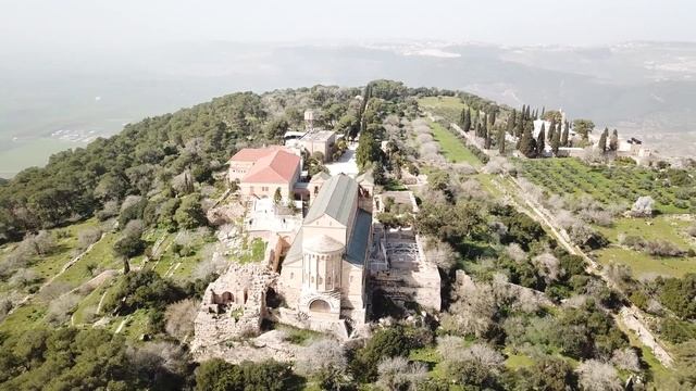 Mount Tabor - Transfiguration Church - Aerial Views (BibleWalks.com) смотреть онлайн