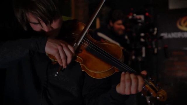 Qwill "Never Said" Live смотреть онлайн