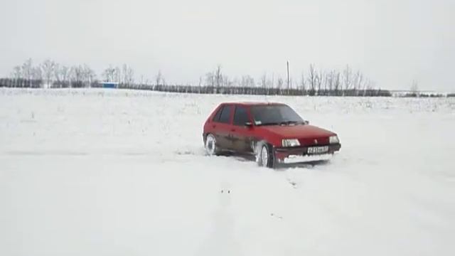 Пежо 205 "Привет снегоуборщикам" смотреть онлайн