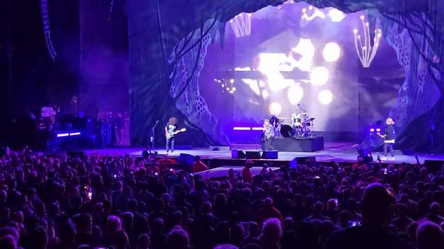 Fall Out Boy - Centuries Live 2021 смотреть онлайн