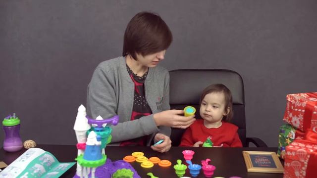 Играем в плейдо. Лепим мороженое. Playing with play doh. Make an ice cream смотреть онлайн