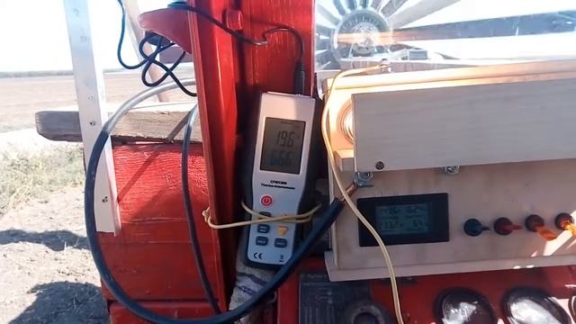 Новые тесты многолопастного ветряка. до 700 Вт на порывах до 9 м/с смотреть онлайн