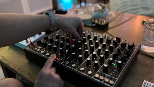 Drum and drones with Pulsar-23 and Meris LVX + Mercury X смотреть онлайн