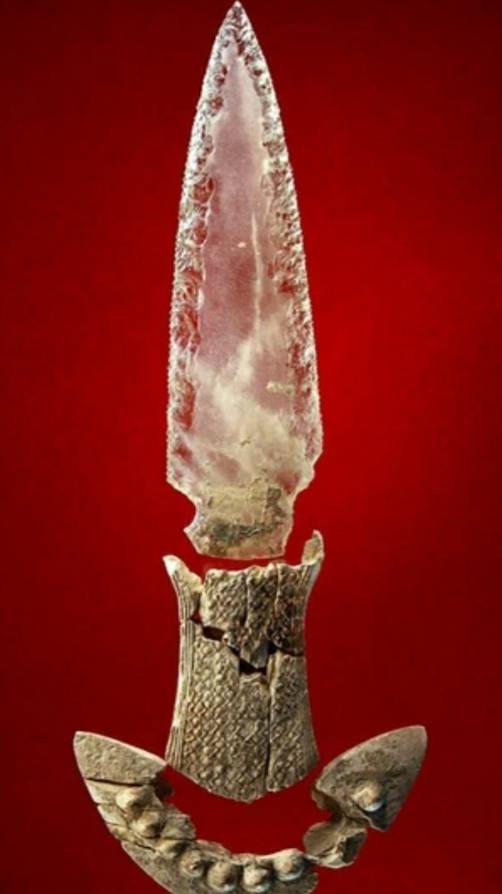 Хрустальный кинжал возрастом 5000 лет смотреть онлайн