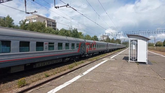 ЭП2К-219 с поездом N79/80 Санкт-Петербург - Калининград проследует Платформу Менделеевская смотреть онлайн