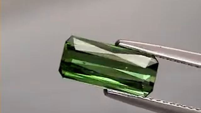 Натуральный турмалин 2 Ct. 11.5 X 5 X 3.6 mm смотреть онлайн