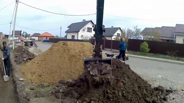 Р3. Работаем на миниэкскаваторе смотреть онлайн