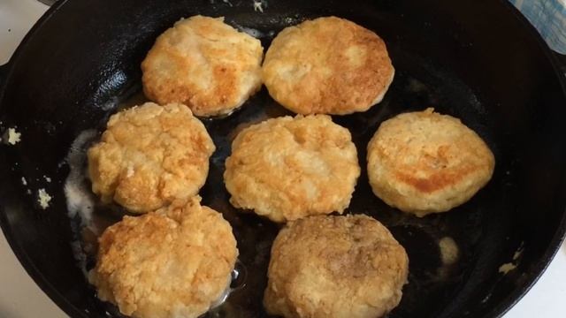 Как Приготовить Сочные Рыбные Котлеты. КУЛИНАРНЫЕ СЕКРЕТЫ смотреть онлайн