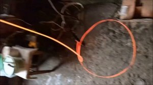 Отпуск стальной проволоки с помощью сварочного аппарату.Tempering steel wire with a welding machine