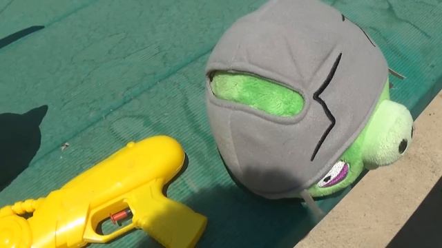 Angry Birds Plush: Fortnite Battle! смотреть онлайн