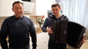 «ПОД ДУГОЙ КОЛОКОЛЬЧИК ПОЁТ» Поёт  Андрей Киреев , баянист Иван Адыбаев.