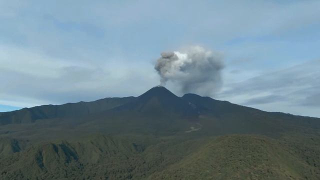 VOLCÁN REVENTADOR смотреть онлайн