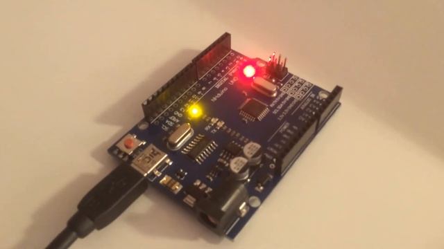Demo: Uploading the blink sketch to an Arduino clone смотреть онлайн