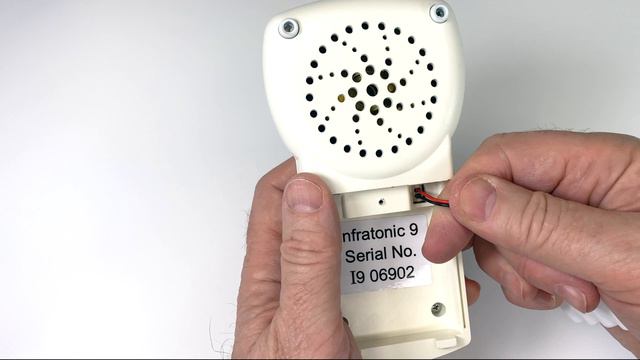 How to Replace the Battery in a I-9, E-9, S-Liberator or Scalene Light смотреть онлайн