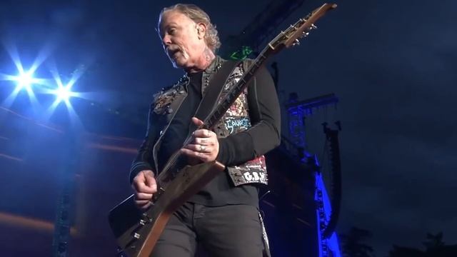 Хэтфилд забыл ноты и мило отреагировал на лажу) смотреть онлайн