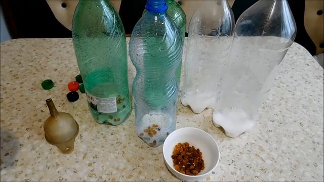 КВАС из березового сока с изюмом и сахаром в пластиковых бутылках. Просто и вкусно! смотреть онлайн