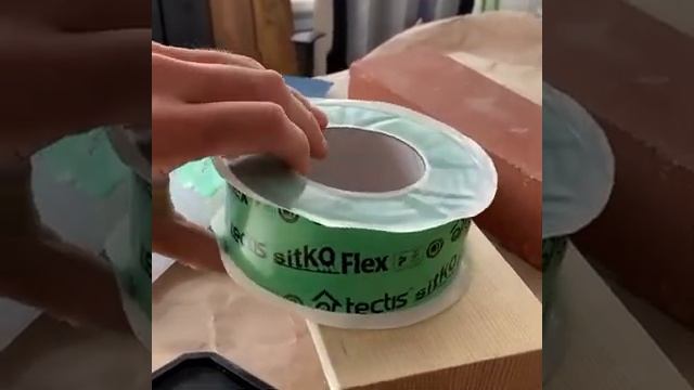 Тестирование ленты SITKO Flex. Для склеивания нахлестов ветрозащиты, гидроизоляции, пароизоляции. смотреть онлайн