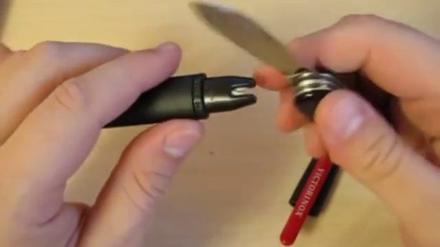 Чем заточить швейцарский нож ? Точилка ножей от victorinox 4.3323 Обзор смотреть онлайн