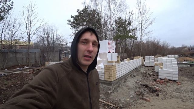 Кирпичная кладка на нашем доме закипела.