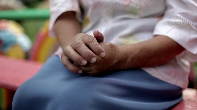 "креативная банда МЕДВЕДЬ" Омск, я тебя люблю. Бабушка. смотреть онлайн